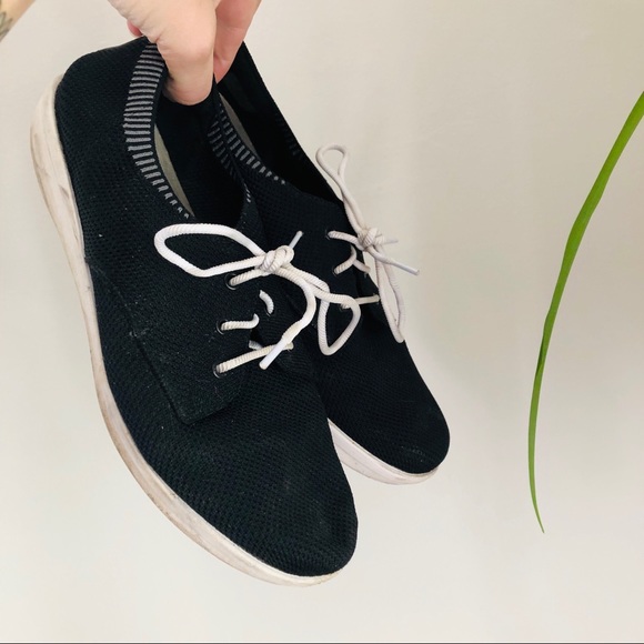 clarks cloudsteppers tennis shoes